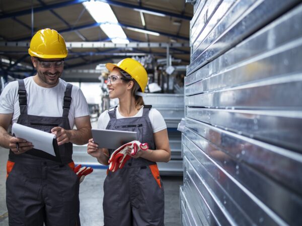O papel crucial da distribuidora de perfis de aluminio na indústria da construção