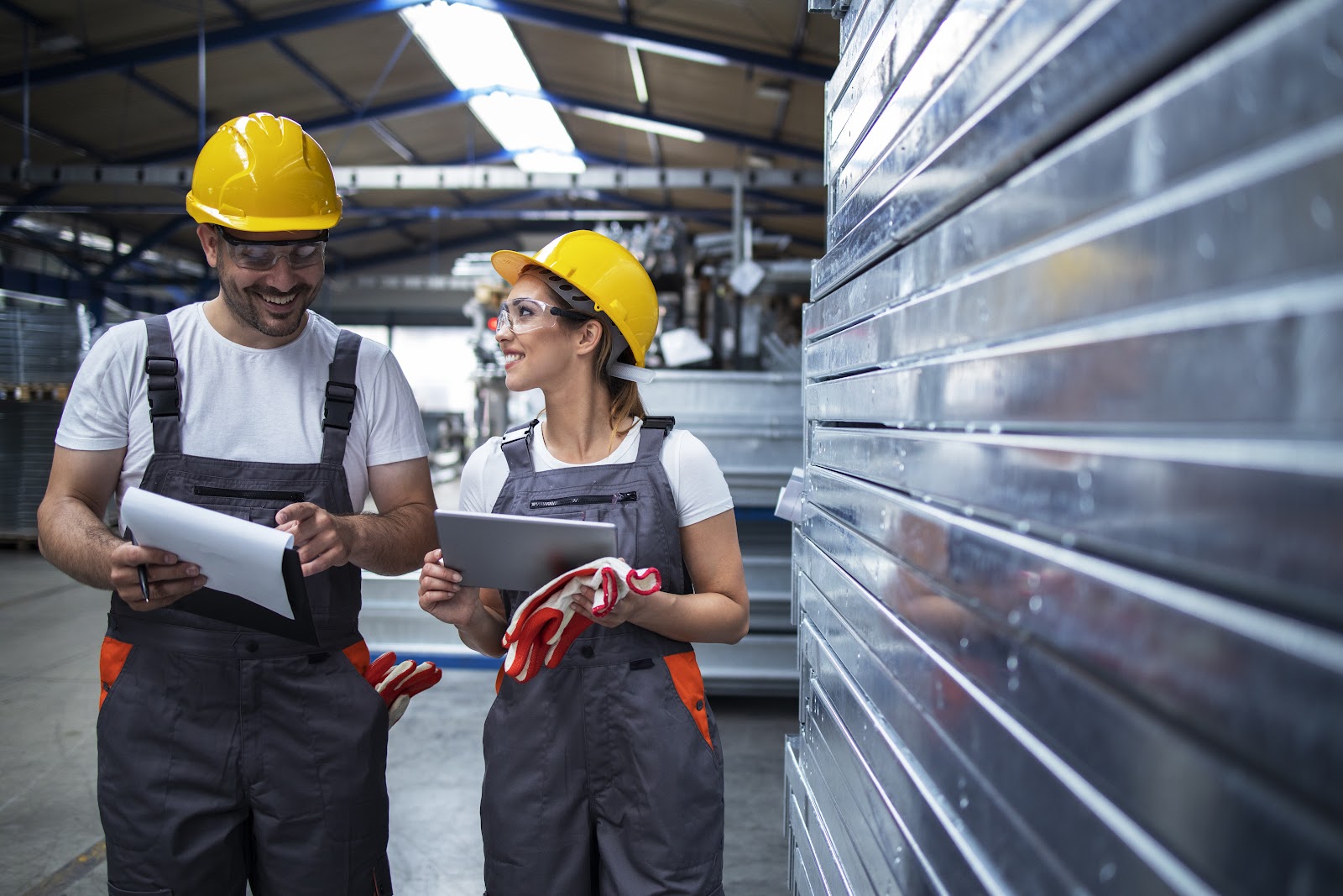 O papel crucial da distribuidora de perfis de aluminio na indústria da construção